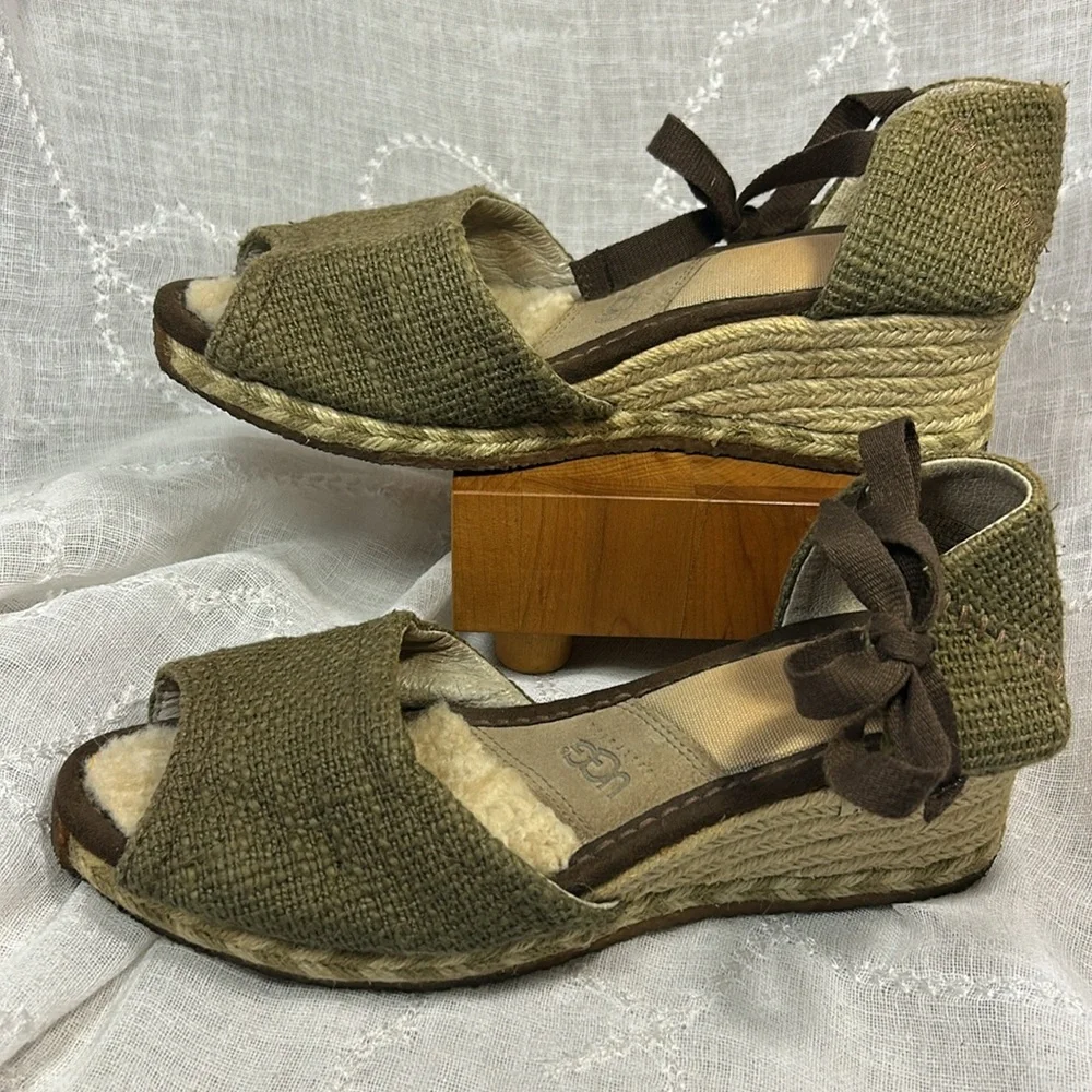 UGG almost new leather espadrille wedge sandals